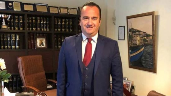 ΠΑΣΟΚ: Αποσύρει την υποψηφιότητα Γλύκα από την Α’ Πειραιά