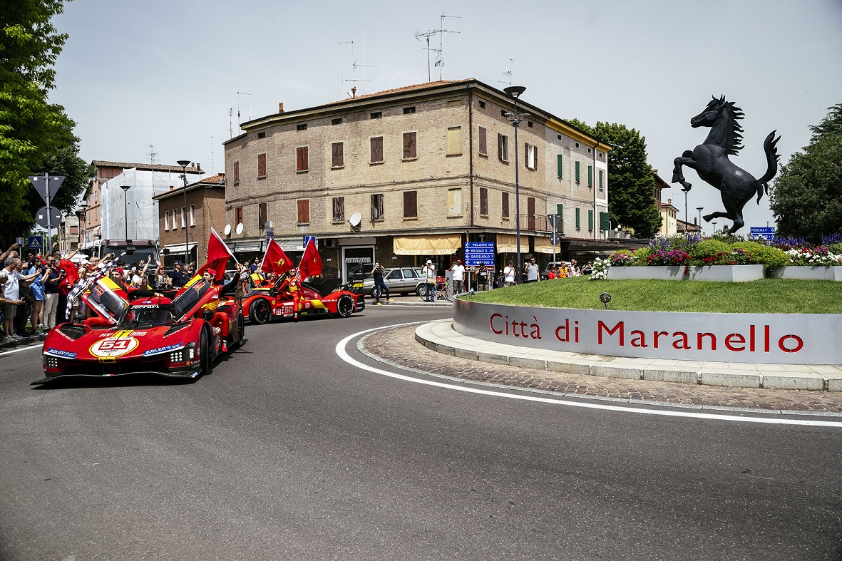 Η ομάδα Ferrari – AF Corse γιορτάζει τη νίκη του 24 Hours of Le Mans στο Μαρανέλο