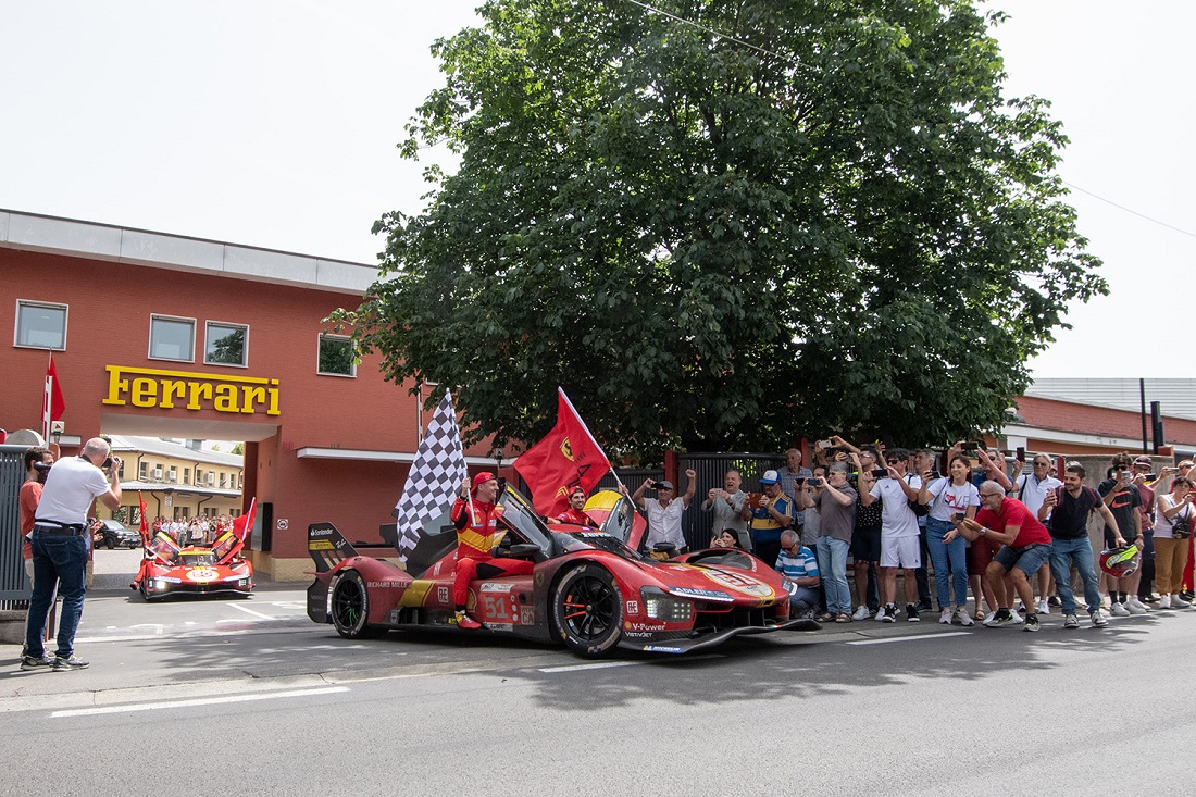 Η ομάδα Ferrari – AF Corse γιορτάζει τη νίκη του 24 Hours of Le Mans στο Μαρανέλο