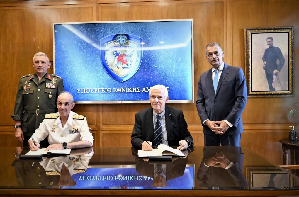 Ο Υπουργός Εθνικής Άμυνας, Αλκιβιάδης Στεφανής παρέστη την Πέμπτη 22 Ιουνίου 2023, στην υπογραφή της συμβάσεως για τη μεταβίβαση με δωρεά του νέου Πλοίου Γενικής Υποστήριξης «ΠΕΡΣΕΑΣ» μεταξύ του Αρχηγού ΓΕΝ Αντιναύαρχου Ιωάννη Δρυμούση ΠΝ και του Προέδρου του Ιδρύματος «Αικατερίνη Λασκαρίδη» και Υποναυάρχου επί τιμή κ. Παναγιώτη Λασκαρίδη. (Πηγή: https://nemesishd.gr)