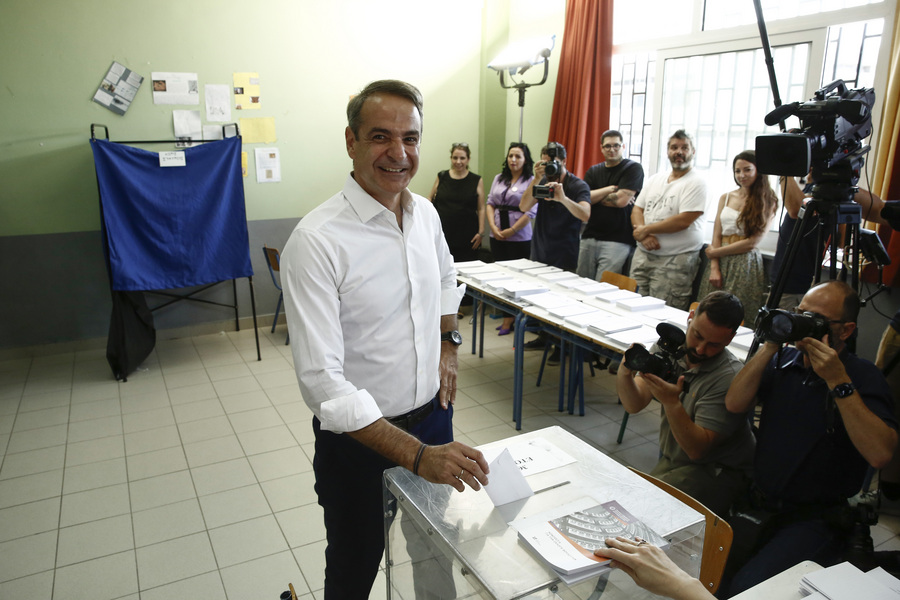 Ο πρόεδρος της Νέας Δημοκρατίας Κυριάκος Μητσοτάκης ασκεί το εκλογικό του δικαίωμα για τις Βουλευτικές Εκλογές, σε εκλογικό τμήμα στο 1ο Γυμνάσιο Κηφισιάς