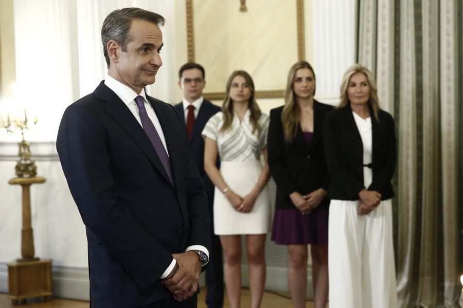 Ο πρόεδρος της Νέας Δημοκρατίας Κυριάκος Μητσοτάκης ορκίζεται ως πρωθυπουργός της Ελλάδας