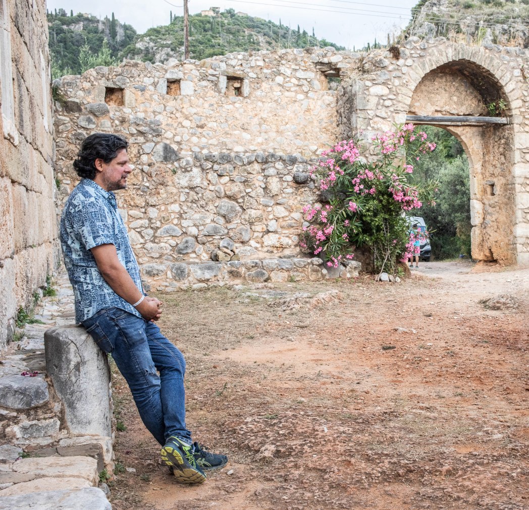 Ο σκηνοθέτης της «Μάγισσας», Λευτέρης Χαρίτος