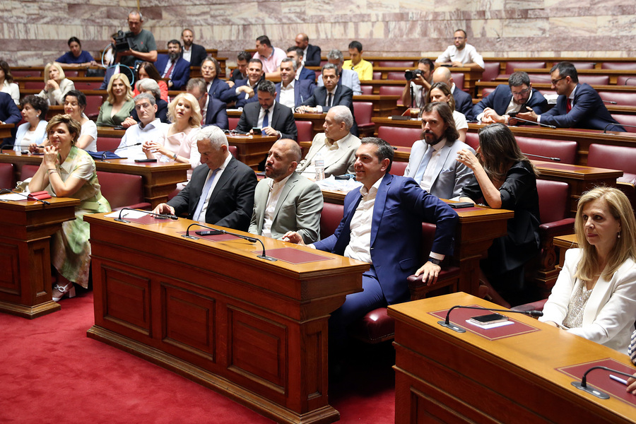 Ο πρώην πρόεδρος του ΣΥΡΙΖΑ – ΠΡΟΟΔΕΥΤΙΚΗ ΣΥΜΜΑΧΙΑ Αλέξης Τσίπρας (2Δ), συμμετέχει στη συνεδρίαση της Κοινοβουλευτικής Ομάδας του κόμματος που γίνεται στη Βουλή , Αθήνα, Δευτέρα 3 Ιουλίου 2023. ΑΠΕ-ΜΠΕ/ΑΠΕ-ΜΠΕ/ΟΡΕΣΤΗΣ ΠΑΝΑΓΙΩΤΟΥ