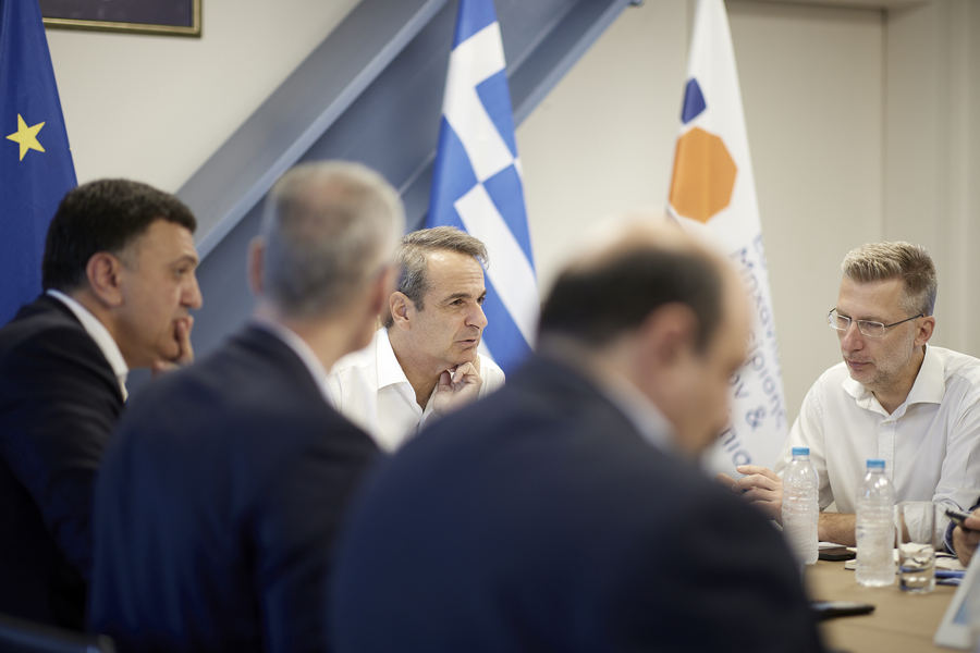 Ο πρωθυπουργός, Κυριάκος Μητσοτάκης επισκέπτεται το υπουργείο Κλιματικής Κρίσης και Πολιτικής Προστασίας