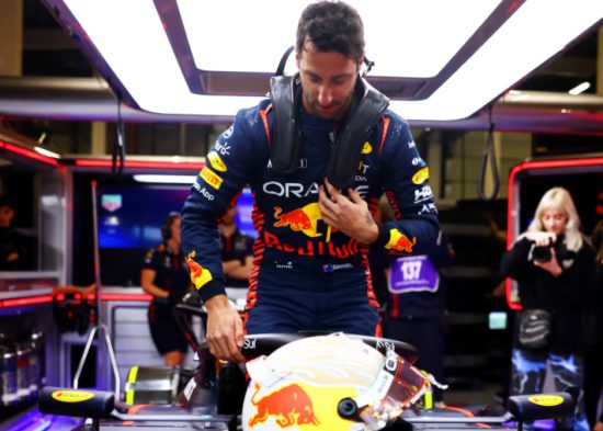 F1: Ο Ρικιάρντο στη θέση του ντε Φρις!
