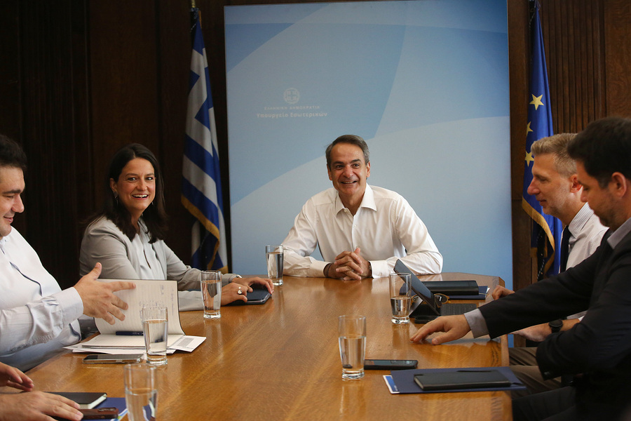 Κυριάκος Μητσοτάκης: Άμεσα 10.000 προσλήψεις στον τομέα της Υγείας