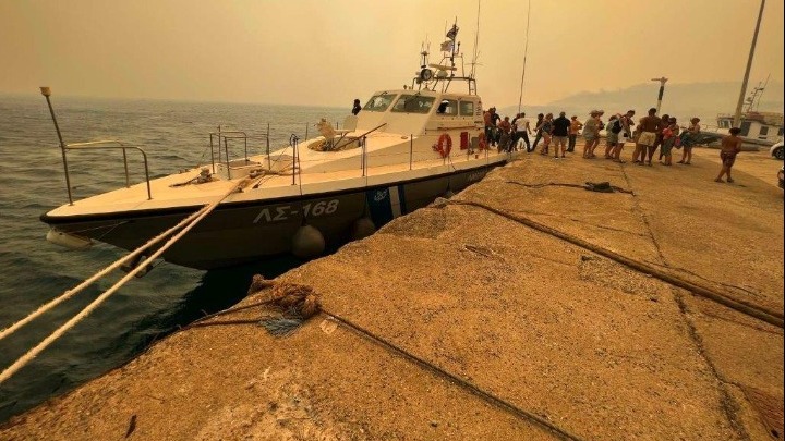 Το Λιμενικό απεγκλωβίζει τουρίστες στο Κιοτάρι