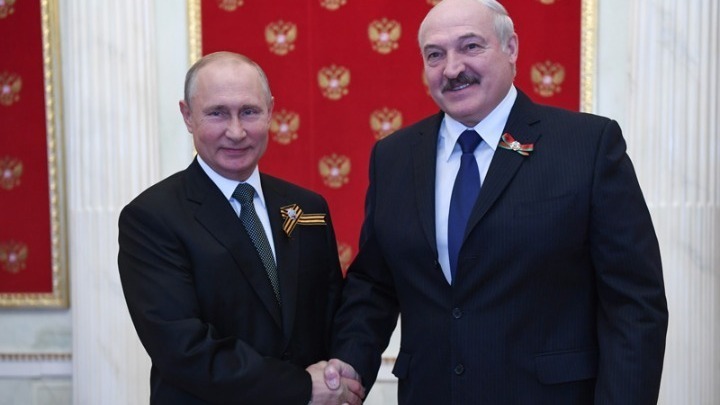 Ο Βλαντίμιρ Πούτιν με τον Αλεξάντρ Λουκασένκο
