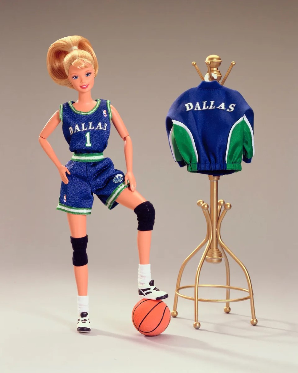 Η Μπάρμπι παίζει μπασκετ, 1999