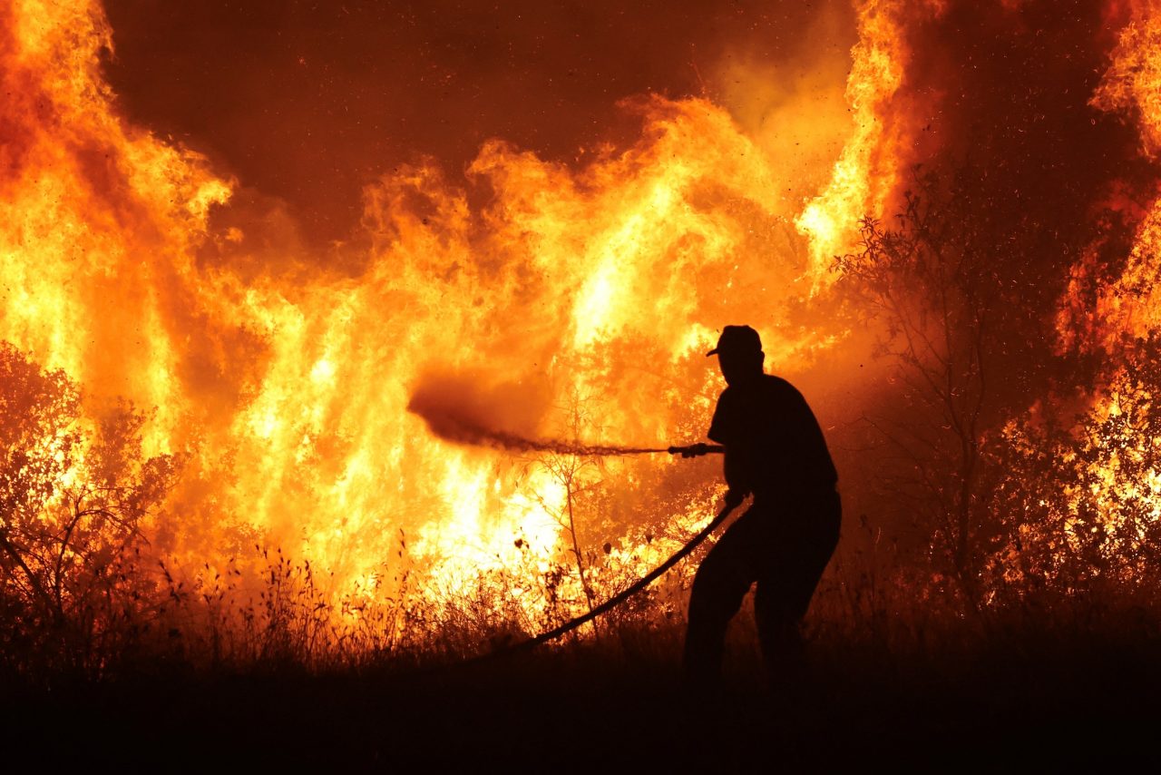 Πυρκαγιά στην Ελλάδα (Πηγή: ALEXANDROS AVRAMIDIS/REUTERS)