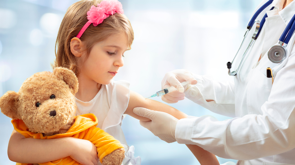 Ο εμβολιασμός απορροφά μόλις το 0,6% των δαπανών υγείας – Χαμηλή η κάλυψη αγοριών και κοριτσιών για τον ιό HPV
