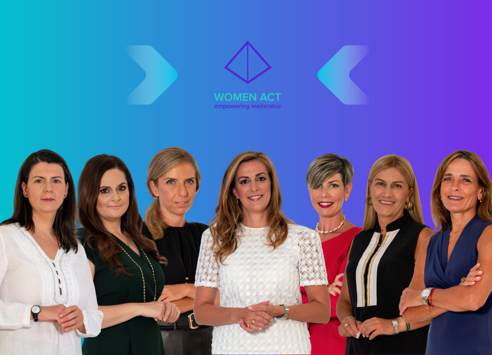 Οι συνιδρύτριες της Women Act (από αριστερά προς δεξιά): Μαρία Καρακλιούμη, Ελένη Δουνδουλάκη, Αντιγόνη Κουβίδη, Μαίη Ζαννή, Μαρία Γιαννιού, Σέβη Αμανατίδου - Βουλουδάκη, Νινέττα Παπαδαυίδ - Πατέρα