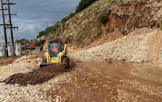 Κεφαλονιά: Προβλήματα από την κακοκαιρία Petar – Φερτά υλικά και λάσπες έκλεισαν δρόμους