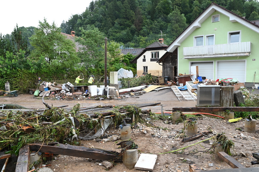 καταστροφές από τις φονικές καταιγίδες στην Σλοβενία