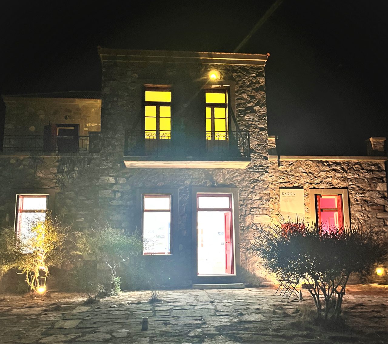 Θανάσης Μαρτίνος: Ανοίγει το σπίτι του στην Τζιά για έκθεση