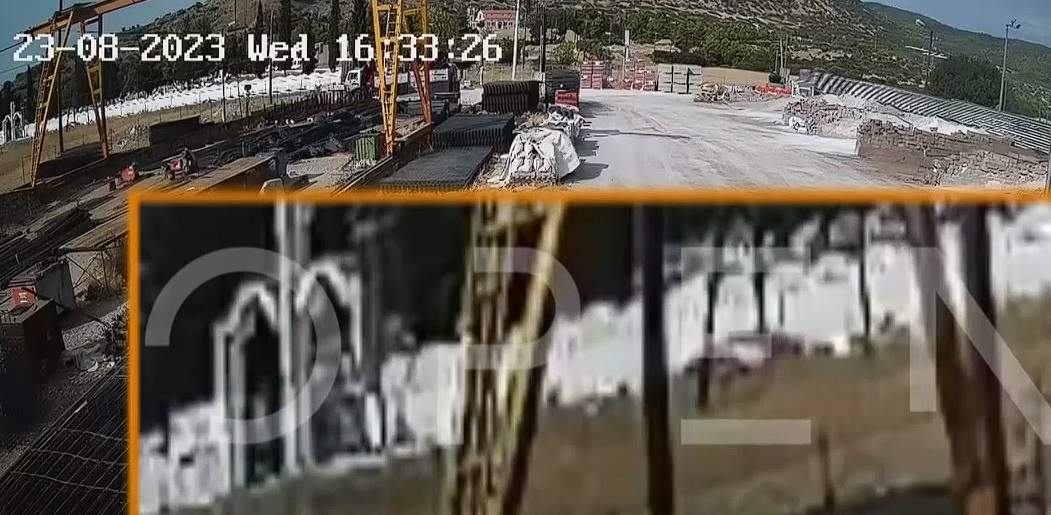 στιγμιότυπο βίντεο που καταγράφεται εμπρηστής στη Χαλκίδα