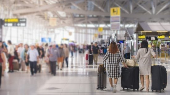 Αποκαθίσταται σταδιακά το χάος με τις πτήσεις στην Ευρώπη (upd)