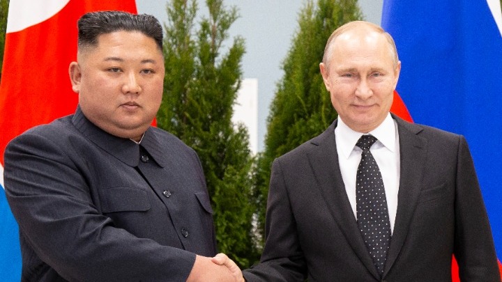 Ο Κιμ Γιονγκ Ουν με τον Βλαντίμιρ Πούτιν