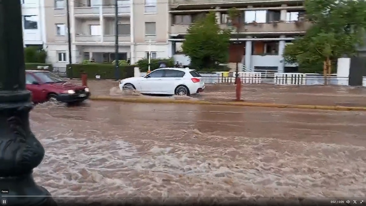 πλημμυρισμένοι δρόμοι στην Αθήνα