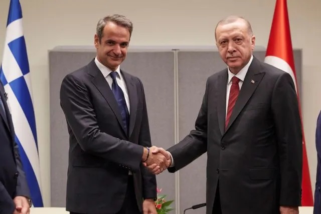 Ο Έλληνας πρωθυπουργός, Κυριάκος Μητσοτάκης και ο Τούρκος πρόεδρος, Ρετζέπ Ταγίπ Ερντογάν