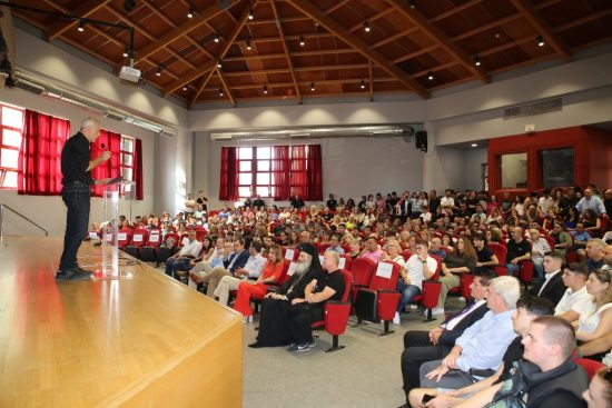 Ο Δήμος Πειραιά βράβευσε τους μαθητές των Λυκείων