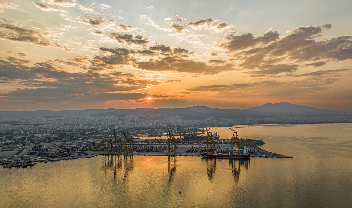 Τα λιμάνια έχουν διαχρονικά σημαίνουσα θέση, αποτελώντας βασικές πύλες για τις διεθνείς εμπορικές σχέσεις της Ελλάδας
