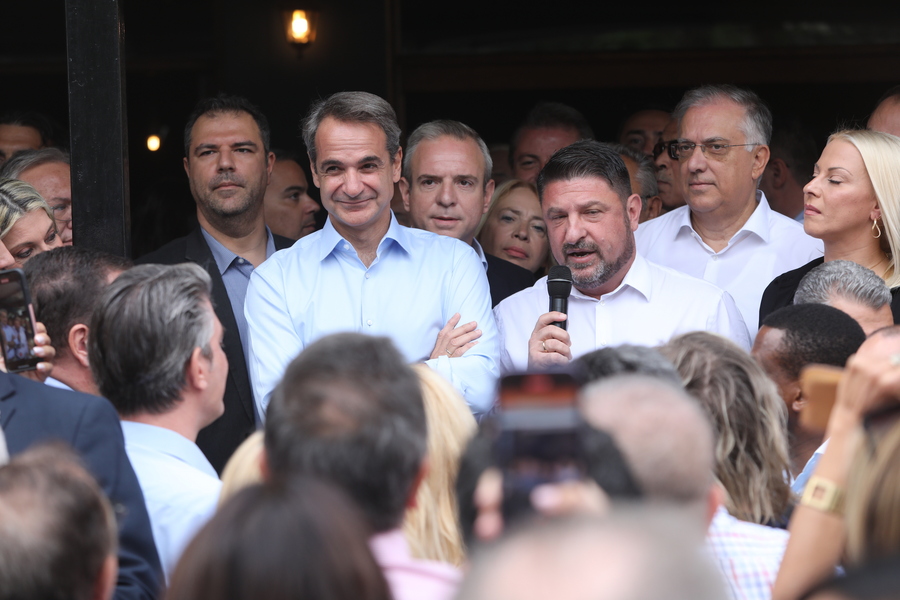 Ο πρωθυπουργός Κυριάκος Μητσοτάκης και ο υποψήφιος περιφερειάρχης Αττικής Νίκος Χαρδαλιάς