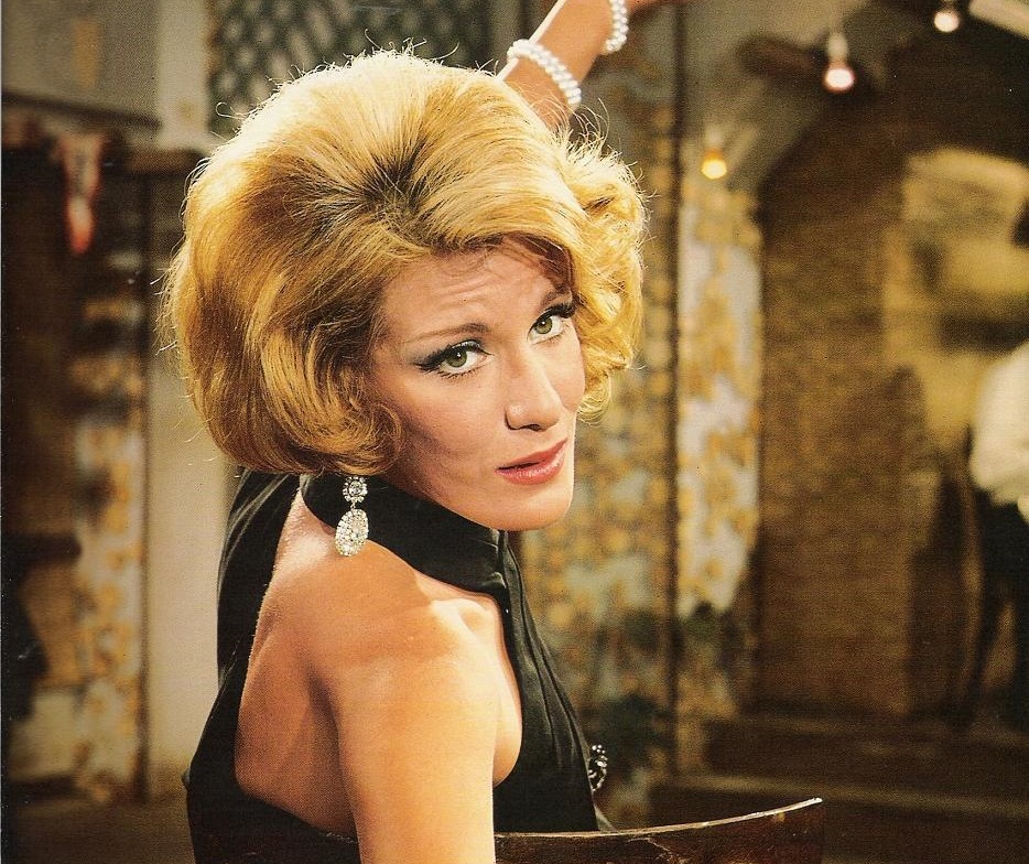 Μαίρη Χρονοπούλου. Στιγμιότυπο από την ταινία «Μια κυρία στα μπουζούκια» (1968)