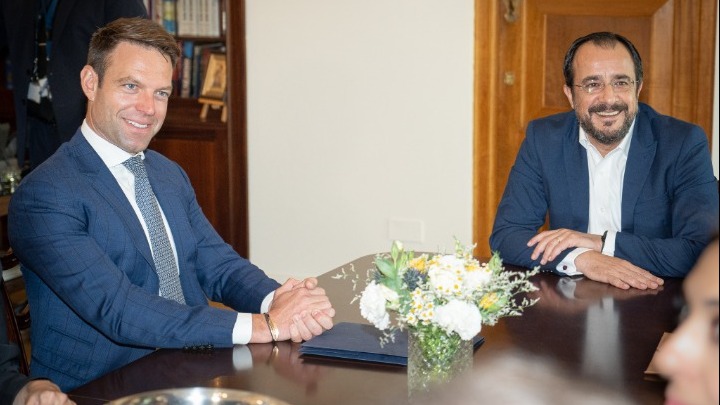 Ο πρόεδρος του ΣΥΡΙΖΑ, Στέφανος Κασσελάκης με τον Κύπριο πρόεδρο, Νίκο Χριστοδουλίδη