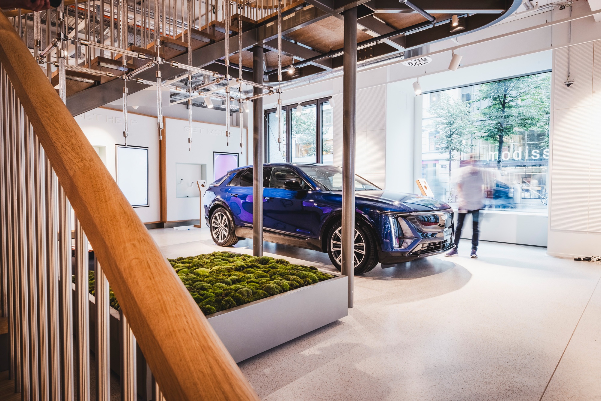 General Motors: Φέρνει στην Ευρώπη την ηλεκτρική Cadillac αξίας 90.000 δολαρίων