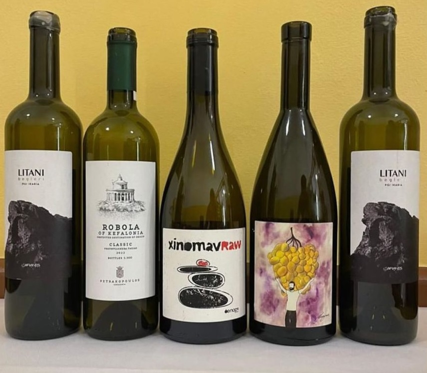 Το κρασί αποτελεί σημαντικό κομμάτι τόσο του Gallina όσο και της Ταβέρνας του Οικονόμου