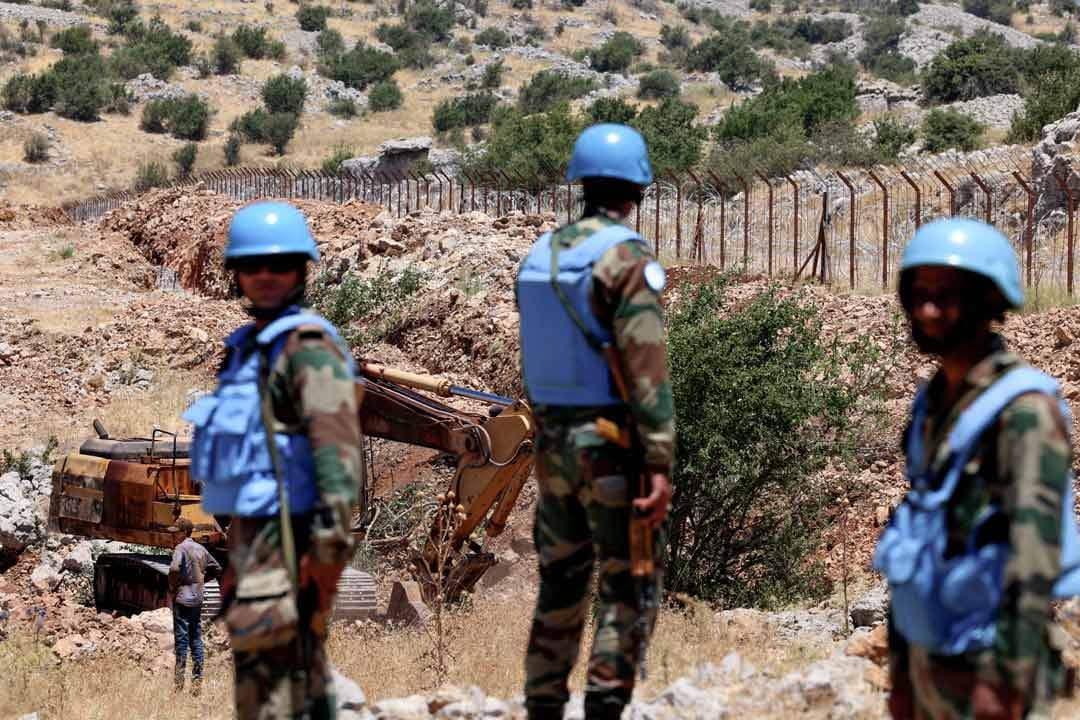 τρεις κυανόκρανοι στρατιώτες στον Λίβανο