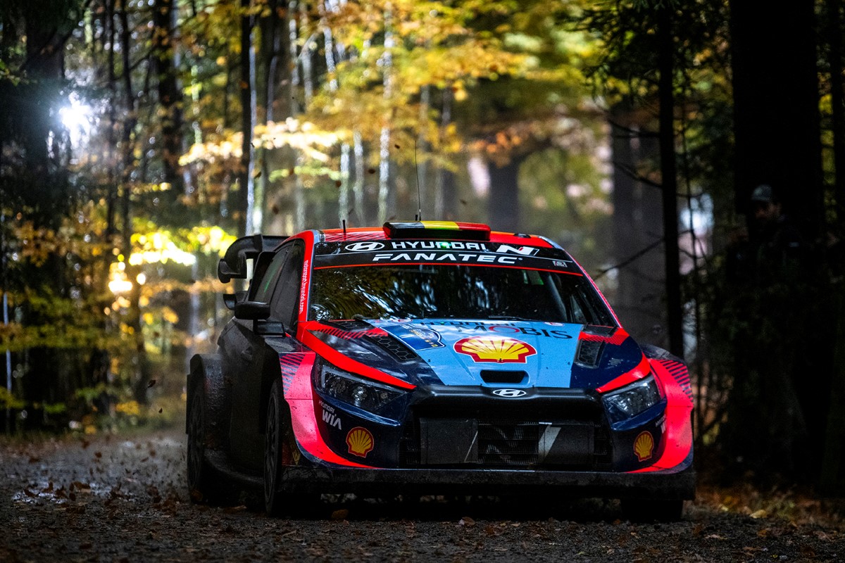 Thierry Neuville (BEL) Martijn Wydaeghe (BEL) HYUNDAI SHELL MOBIS 