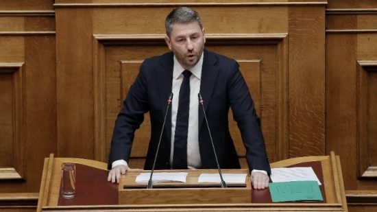 Ανδρουλάκης: Η κυβέρνηση συνδέει την αύξηση του κατώτατου μισθού με τις εκλογικές επιδιώξεις της