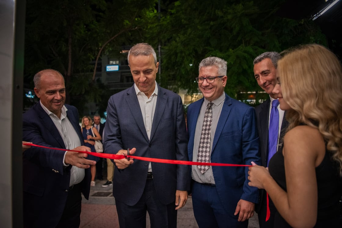 Εγκαίνια καταστήματος Νέας Σμύρνης. Από αριστερά: Ο κ. Στάθης Τσαούσης, Διευθυντής του Τομέα Πωλήσεων, ο Διευθύνων Συμβούλος της ERGO Ασφαλιστική κ. Νίκος Αντιμησάρης, ο κ. Γιάννης Φρίμας Senior Insurance Agent & Υπεύθυνος του καταστήματος και ο Αναστάσιος Ν. Παπαδόπουλος, Διευθυντής Πωλήσεων Εταιρικού Δικτύου