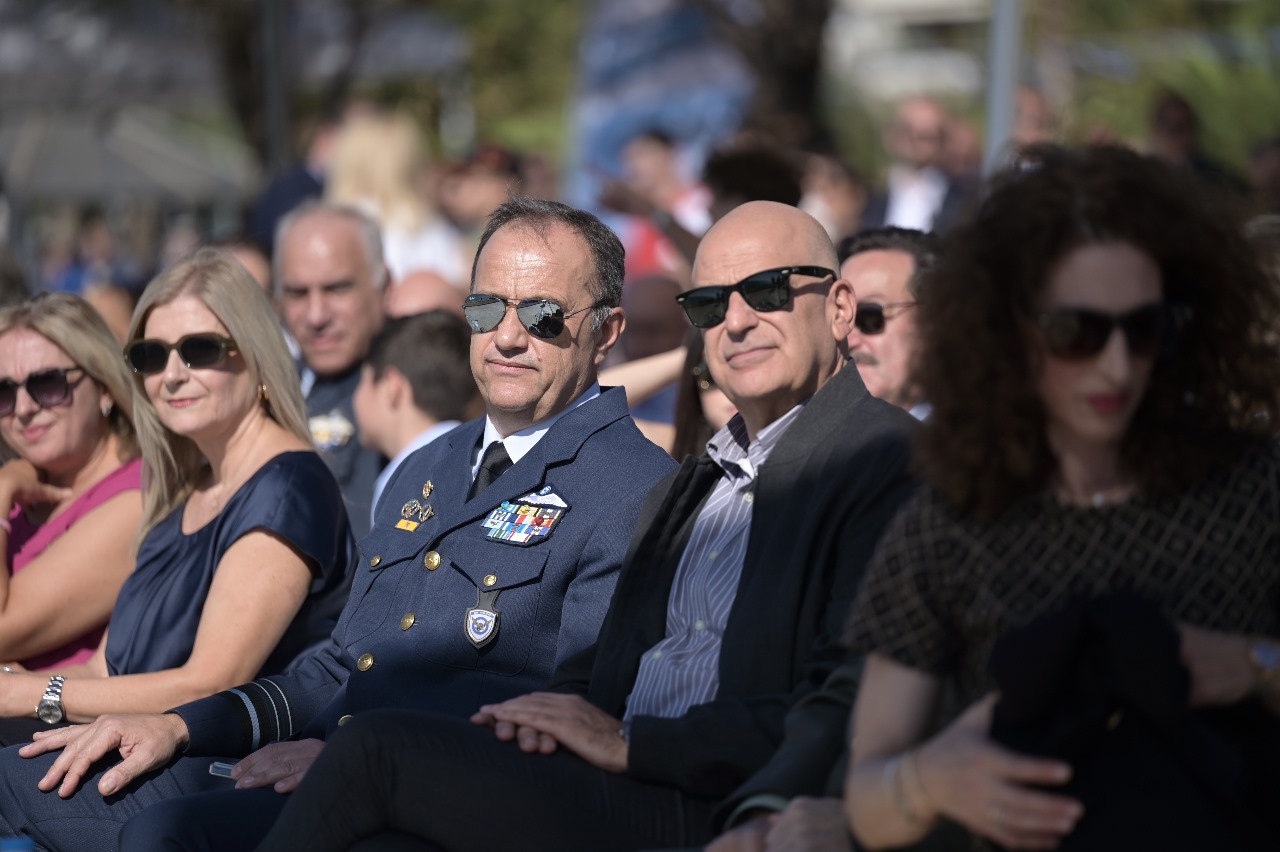 Ο υπουργός Εθνικής Άμυνας, Νίκος Δένδιας σε αεροπορικές επιδείξεις στον Φλοίσβο
