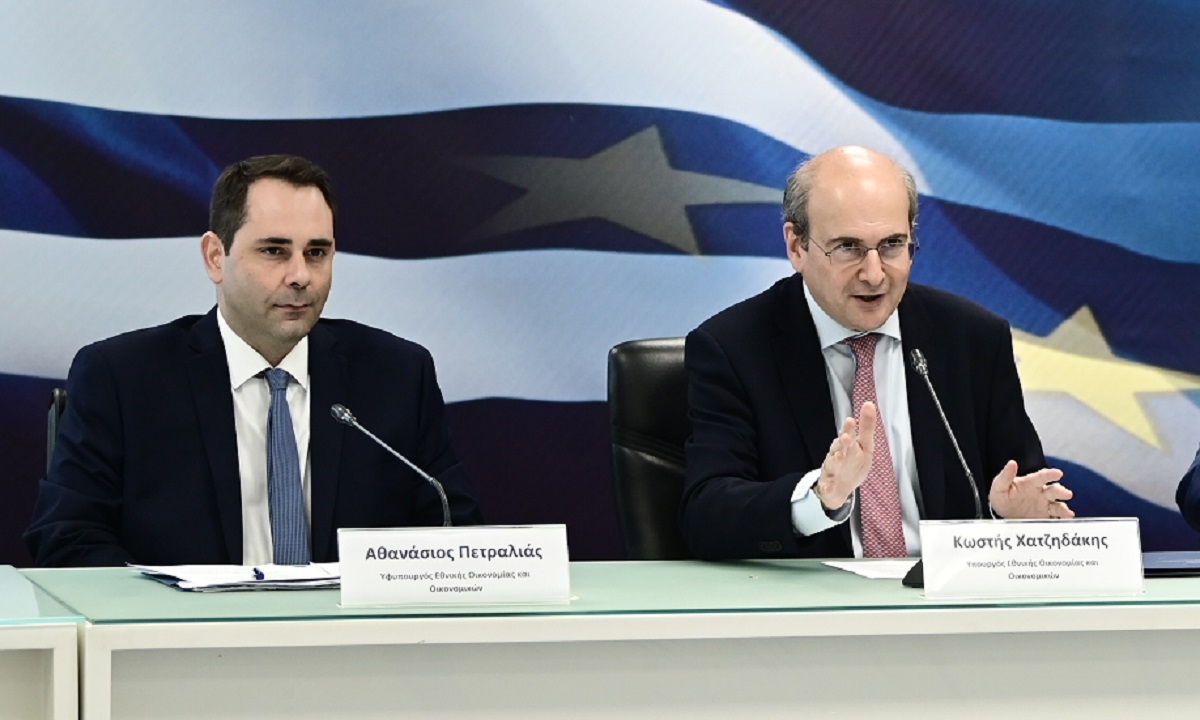Θάνος Πετραλιάς, Αναπληρωτής Υπουργός Οικονομικών και Κωστής Χατζηδάκης, Υπουργός Εθνικής Οικονομίας και Οικονομικών