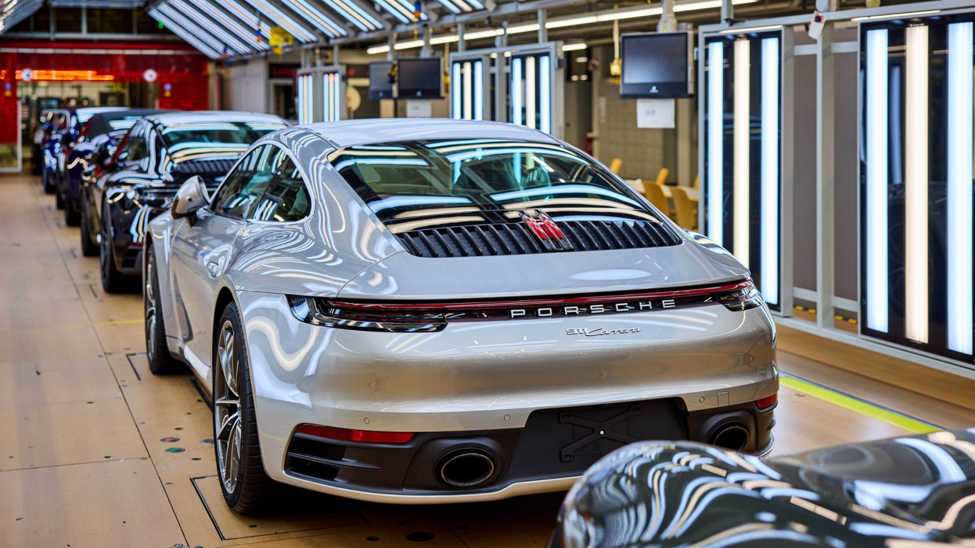 Porsche: Επένδυση 250 εκατ. ευρώ