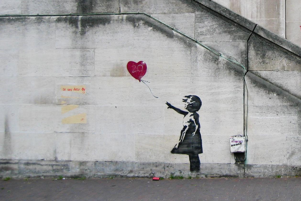 Ενα από τα διάσημα έργα του Banksy