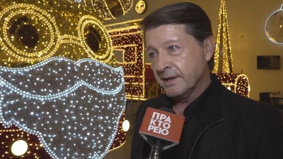 Αυτός είναι ο «βασιλιάς των Χριστουγέννων»: Ο Θεσσαλονικιός που θα φωτίσει περισσότερες από 80 χώρες