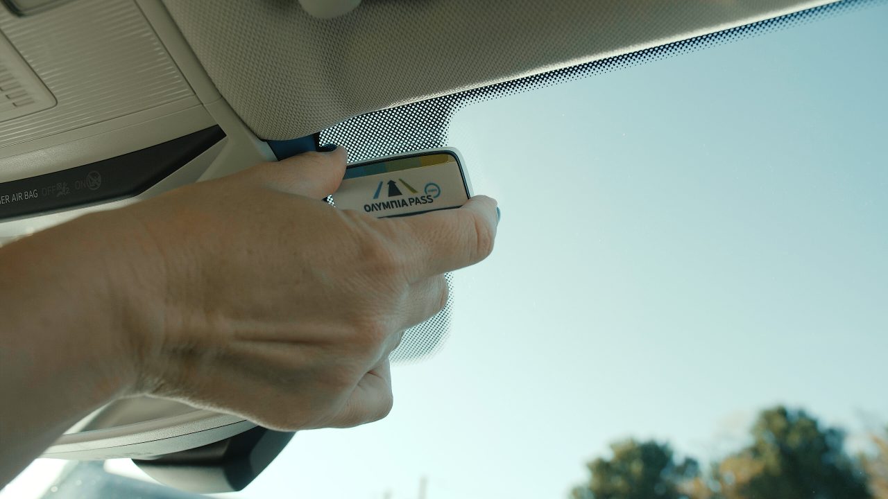 To Hybrid είναι το πρώτο σύστημα χιλιομετρικής χρέωσης διοδίων στην Ελλάδα, που προσφέρει εκπτώσεις έως και 76%.