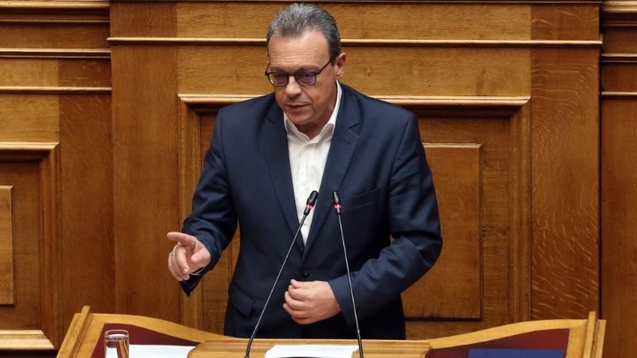 Ο πρόεδρος της ΚΟ του ΣΥΡΙΖΑ, Σωκράτης Φάμελλος, στη Βουλή