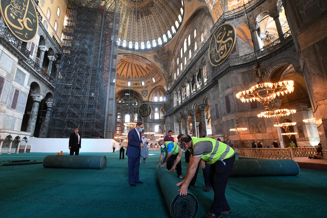 Αγία Σοφία: Από τις εργασίες για τη μετατροπή του ναού της Αγίας Σοφίας σε τζαμί