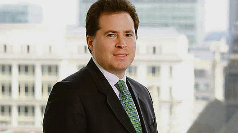 David Aserkoff, αναλυτής JPMorgan