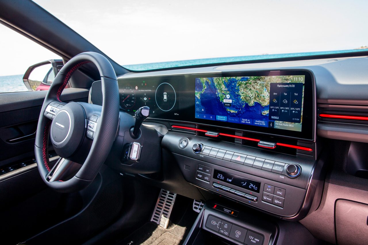 Το KONA Electric προσφέρει ακόμα περισσότερες δυνατότητες συνδεσιμότητας για βελτιωμένη εμπειρία πελάτη.
