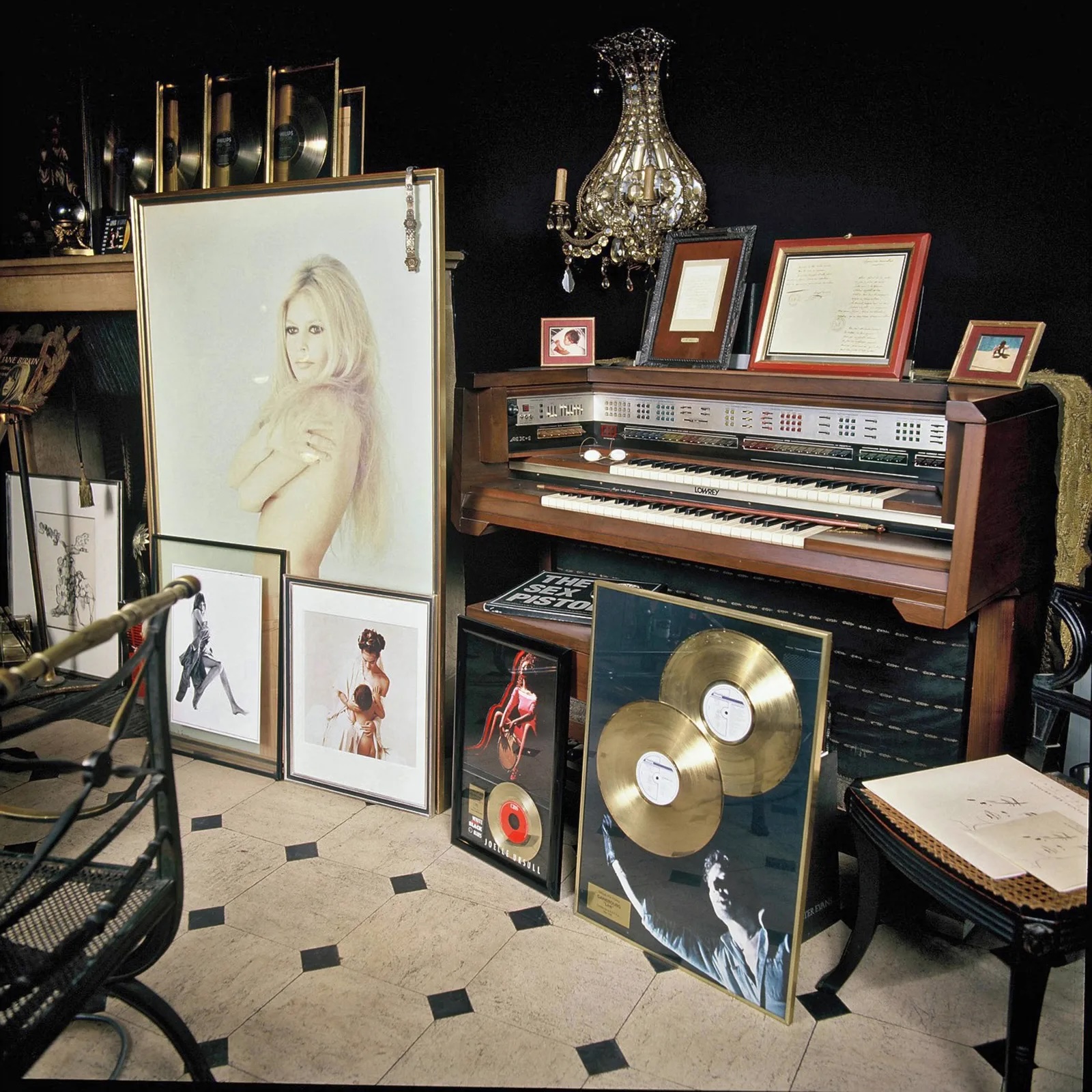 Το Maison Gainsbourg στο Παρίσι διηγείται τις τολμηρές ιστορίες του Serge