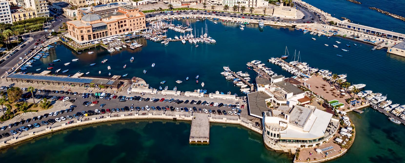 Μπάρι: Εκεί όπου ψιθυρίζονται αυθεντικές ιταλικές ιστορίες με άρωμα θάλασσας