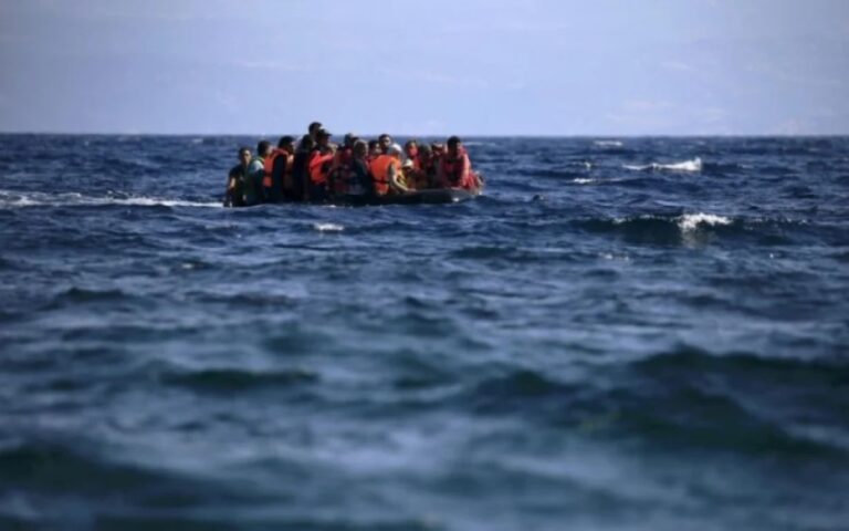 Μετανάστες σε σκάφη στη Μάγχη