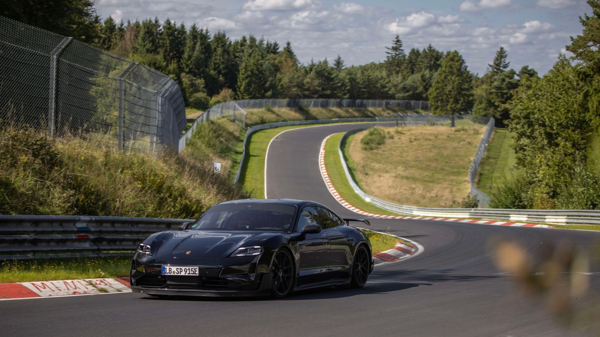 H ταχύτερη ηλεκτρική Porsche!
